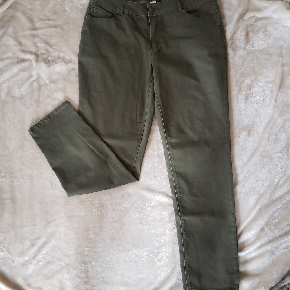 Dark Green Cropped Jeans